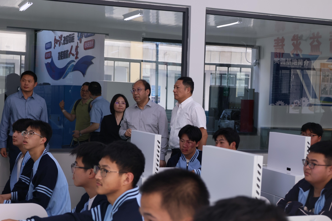 调研灌云中专办学点 调研灌云中专办学点